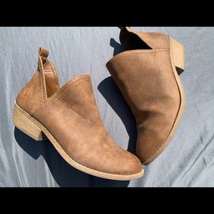 Universal Thread Women’s Booties
